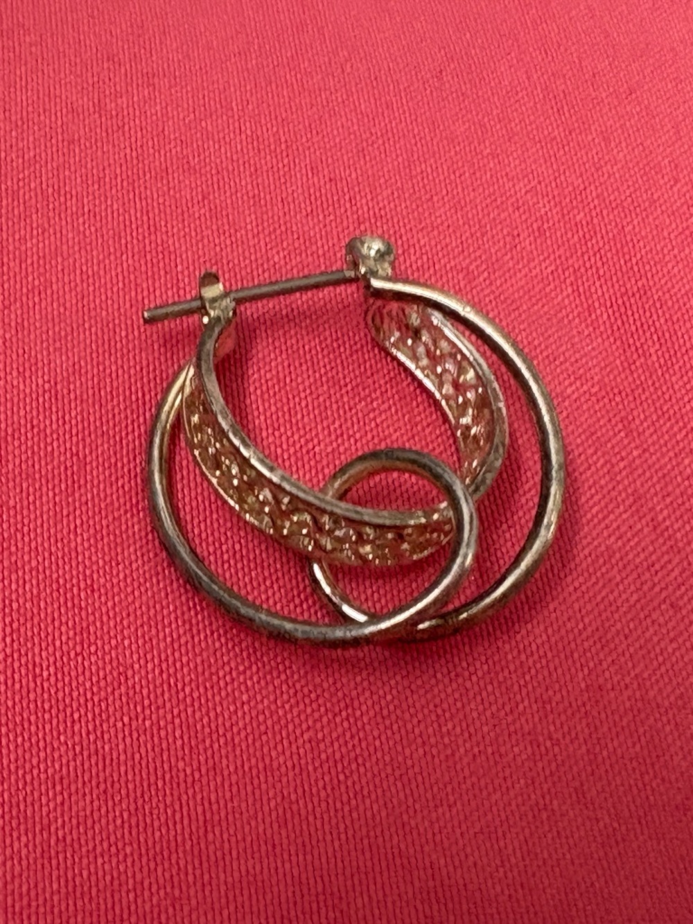 Vintage 1980s–90s Gold-Tone Abstract Sculptural Hoop Earrings